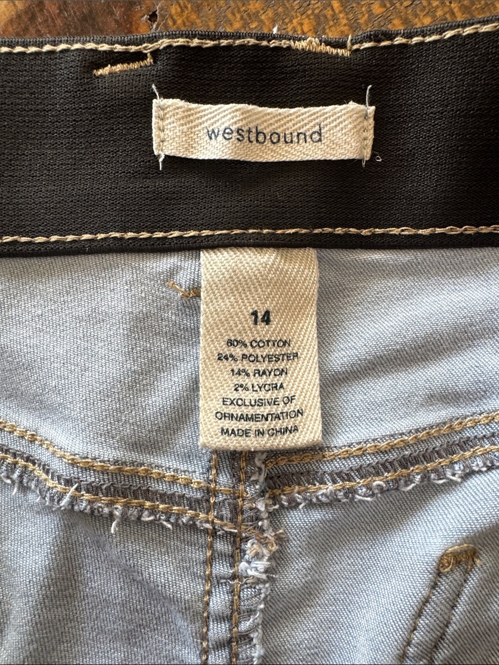 Westbound Light Wash Women's Denim Shorts - Light Blue Size 14 - Picture 4 of 6